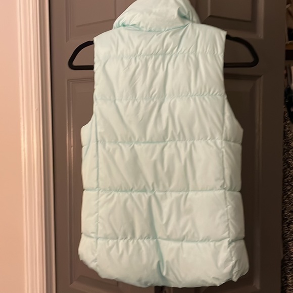 Old Navy puffer vest sea foam green. - Picture 5 of 8